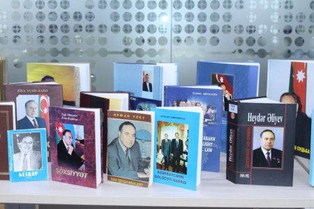 “Heydər Əliyev nəşrlərdə” adlı kitab sərgisi təşkil olunub - FOTO “Heydər Əliyev nəşrlərdə” adlı kitab sərgisi təşkil olunub - FOTO