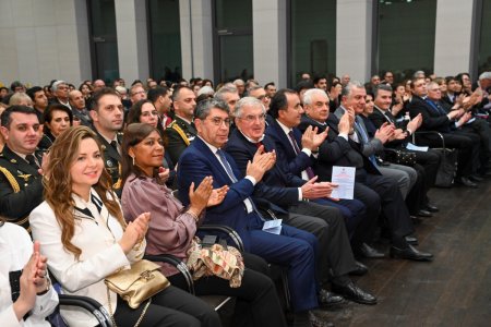 Berlində Heydər Əliyevin anım günü keçirilib - FOTO Berlində Heydər Əliyevin anım günü keçirilib - FOTO
