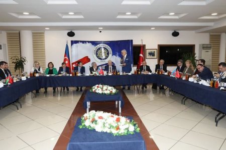 Ankara Universitetində Qərbi Azərbaycana Qayıdış Konsepsiyası müzakirə olundu Ankara Universitetində Qərbi Azərbaycana Qayıdış Konsepsiyası müzakirə olundu