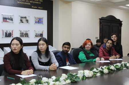 BSU-da əcnəbi tələbələr üçün məlumatlandırma sessiyası keçirilib - FOTO BSU-da əcnəbi tələbələr üçün məlumatlandırma sessiyası keçirilib - FOTO