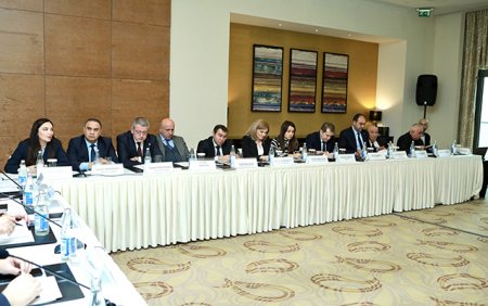 BDU rektoru “Sara İnvest” Holdinqdə müşavirədə iştirak edib - FOTO