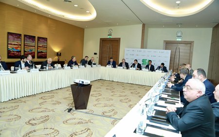 BDU rektoru “Sara İnvest” Holdinqdə müşavirədə iştirak edib - FOTO