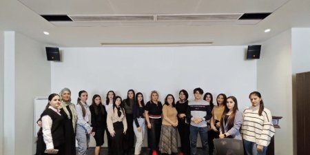 UNEC-də dəyirmi masa keçirilib - FOTO UNEC-də dəyirmi masa keçirilib - FOTO