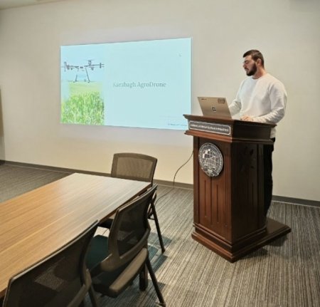 UNEC-də dəyirmi masa keçirilib - FOTO UNEC-də dəyirmi masa keçirilib - FOTO