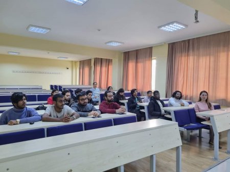 BMU-da əcnəbi tələbələr üçün fövqəladə hallarla bağlı maarifləndirici seminar keçirilib - FOTO BMU-da əcnəbi tələbələr üçün fövqəladə hallarla bağlı maarifləndirici seminar keçirilib - FOTO