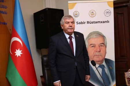 Pedaqoji Universitetdə Xalq şairi Sabir Rüstəmxanlı ilə görüş keçirilib - FOTO Pedaqoji Universitetdə Xalq şairi Sabir Rüstəmxanlı ilə görüş keçirilib - FOTO