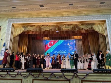 BDU-da Dünya Azərbaycanlılarının Həmrəyliyi Günü qeyd olunub - FOTO BDU-da Dünya Azərbaycanlılarının Həmrəyliyi Günü qeyd olunub - FOTO
