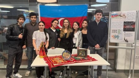 Türkiyədə oxuyan tələbələrimiz "Zəfər Günü"nü qeyd etdilər - FOTOLAR