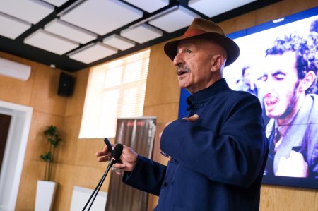 Gənclərlə “Reza Deqatinin gözündə Xocalı Soyqırımı” adlı görüş keçirilib