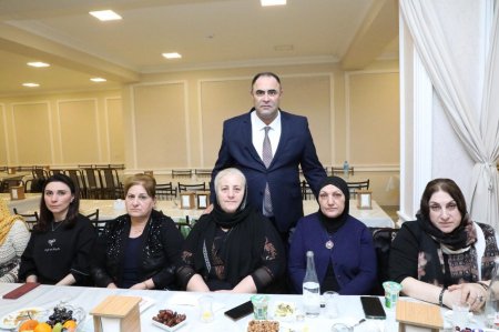 Qaraçuxur bələdiyyəsi tərəfindən iftar süfrəsi açılıb Qaraçuxur bələdiyyəsi tərəfindən iftar süfrəsi açılıb