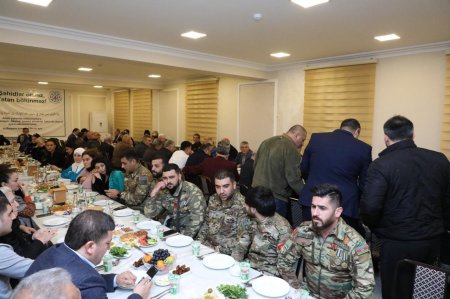 Qaraçuxur bələdiyyəsi tərəfindən iftar süfrəsi açılıb Qaraçuxur bələdiyyəsi tərəfindən iftar süfrəsi açılıb