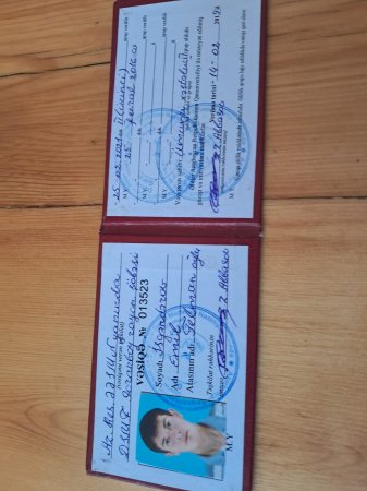 Goranboyda Hazırəhmədli kənd tam orta məktəbində hegemonluq edən direktor kimdir? Niyə müəllimi işlə təmin etmirlər? 