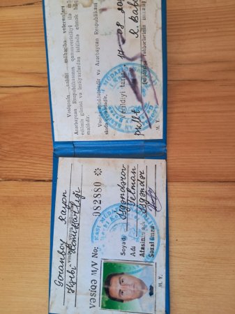 Goranboyda Hazırəhmədli kənd tam orta məktəbində hegemonluq edən direktor kimdir? Niyə müəllimi işlə təmin etmirlər? 